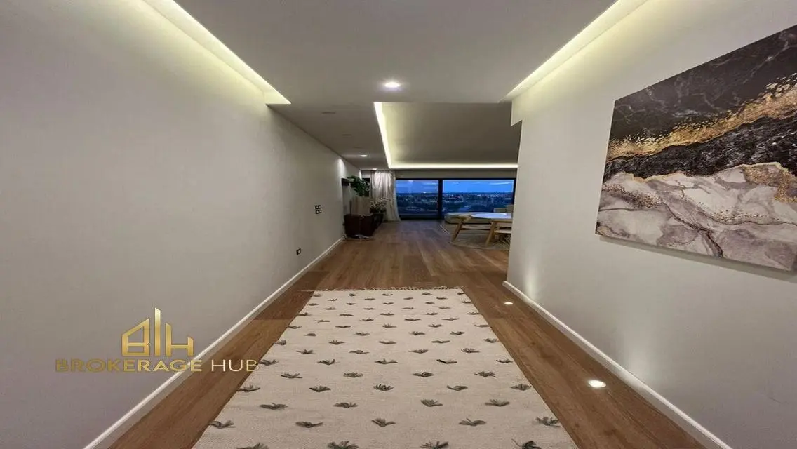 Luxury Apartment for Sale Overlooking Lakes