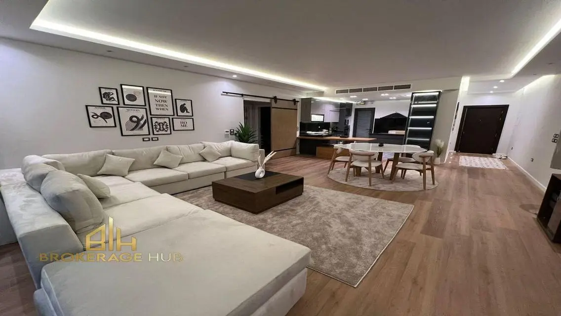 Luxury Apartment for Sale Overlooking Lakes