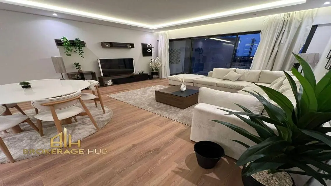 Luxury Apartment for Sale Overlooking Lakes