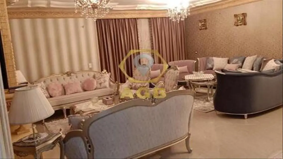شقة فاخرة للبيع في قلب المدينة بسعر مغري