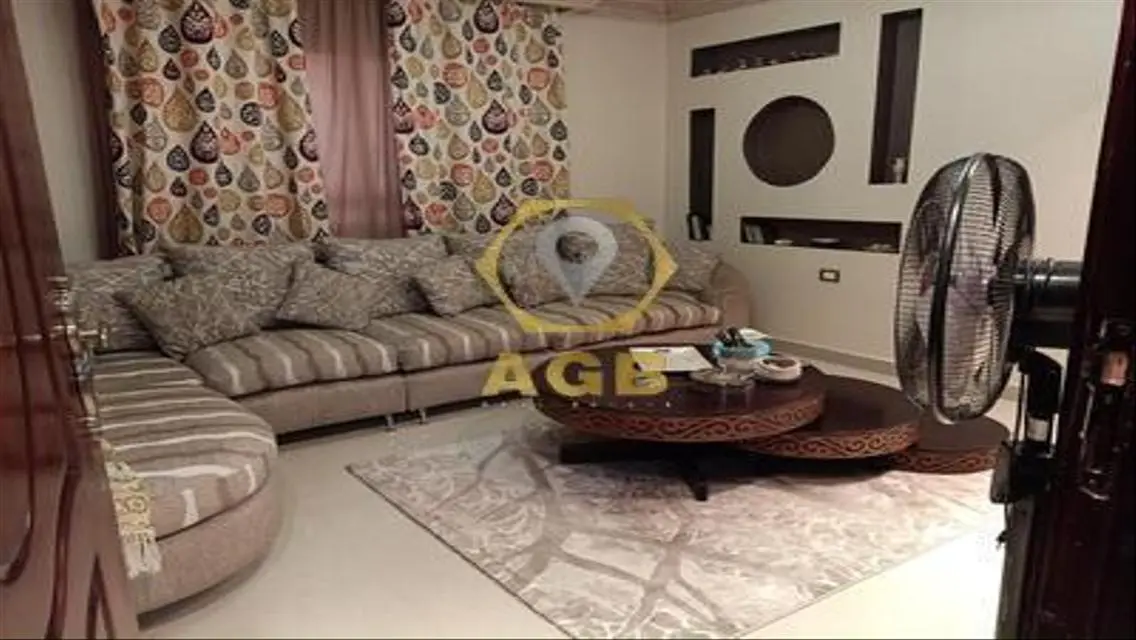 شقة فاخرة للبيع في قلب المدينة بسعر مغري