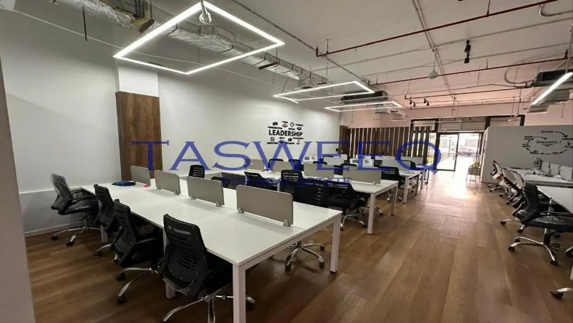 Commercial Mall for Sale with 152 sqm
