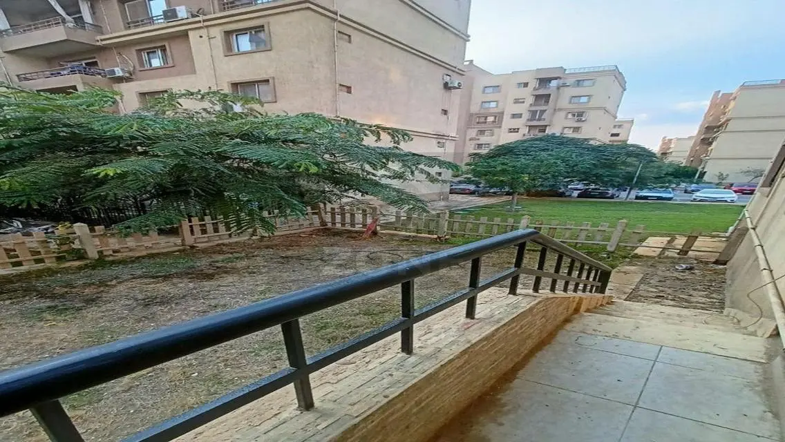 Luxury Apartment for Sale in Zone 215