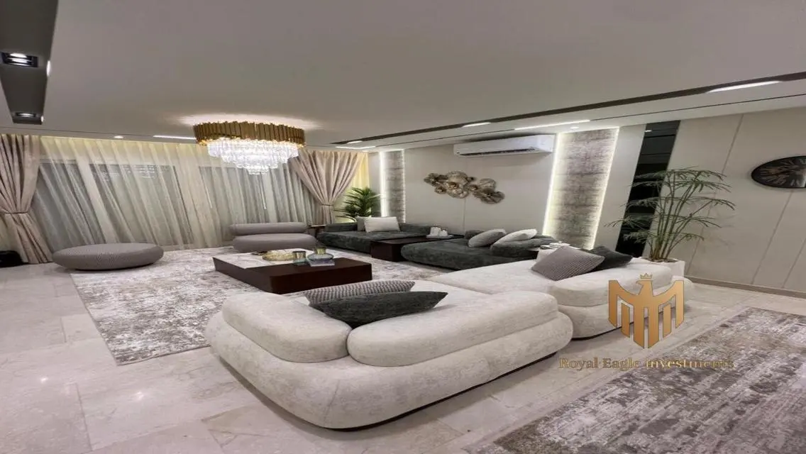 Luxurious Apartment for Sale with Central Air Conditioning and Stunning View
