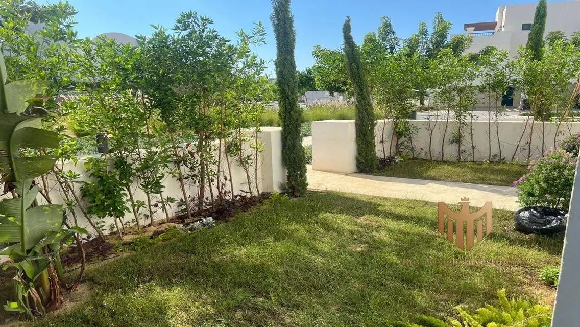 Luxury Home with Private Garden in 2313 Square Meters