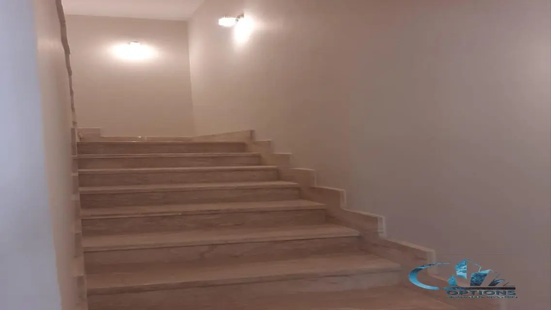 Luxury Apartment with 400 meters in a Prime Location
