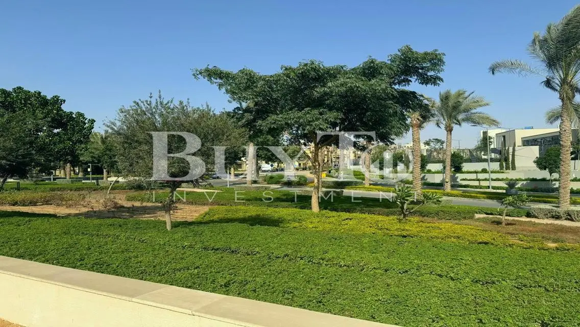 Luxury Villa with Stunning View – 300 sqm Living Space
