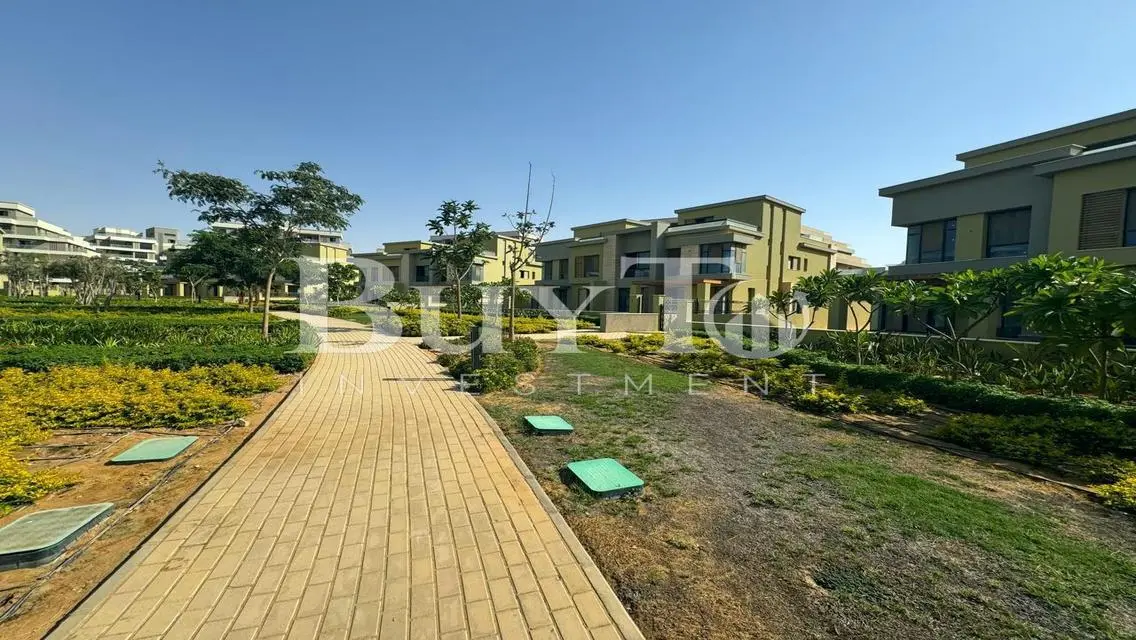 Luxury Villa with Stunning View – 300 sqm Living Space