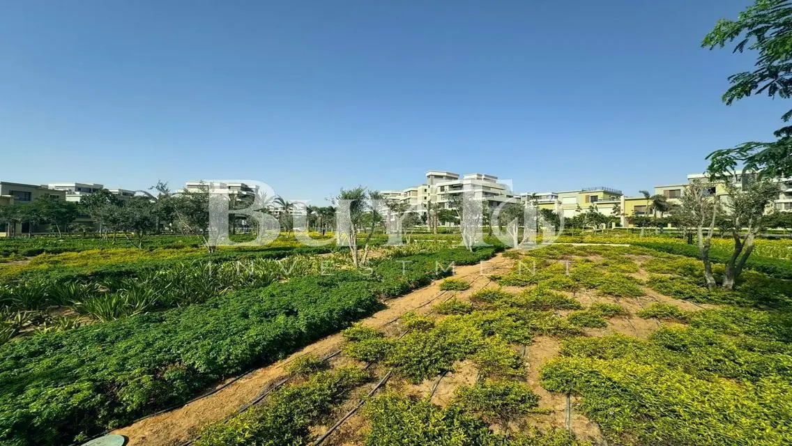 Luxury Villa with Stunning View – 300 sqm Living Space