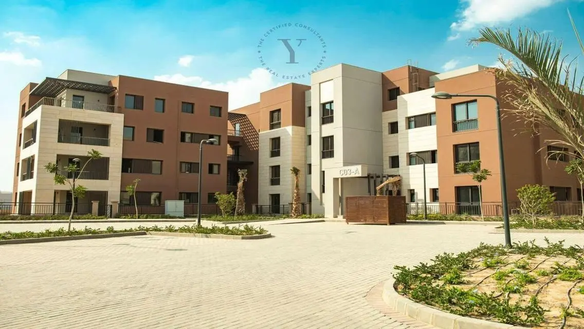 فيلا فاخرة للبيع بمساحة واسعة وحديقة خاصة