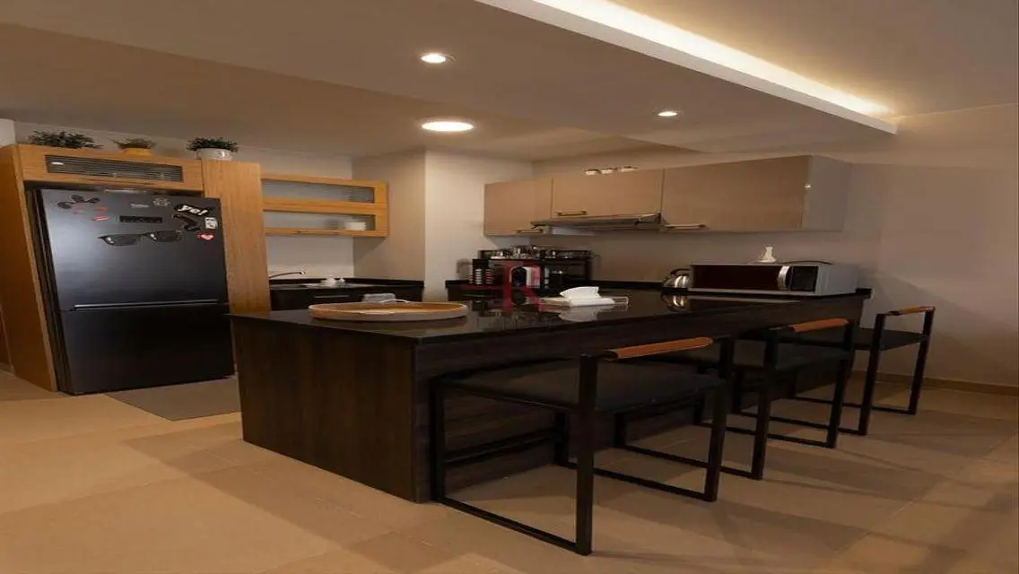 Luxury Apartment with Lake View and Balcony