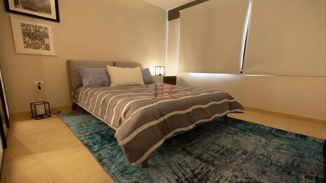 Luxury Apartment with Lake View and Balcony