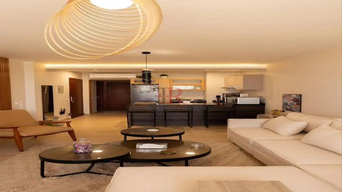 Luxury Apartment with Lake View and Balcony