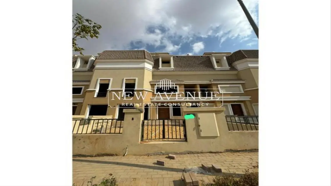 Luxury Villa with Private Garden and Maid Room
