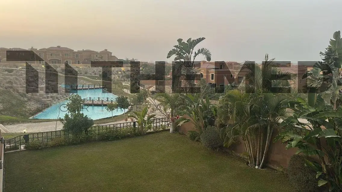 فيلا فاخرة للبيع بمساحة واسعة