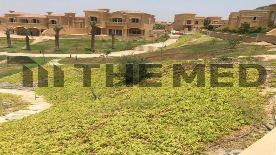 فيلا فاخرة للبيع بمساحة واسعة