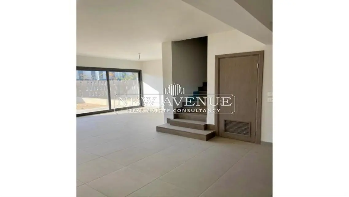 Luxury Apartment with Spacious Facilities and Private Garden
