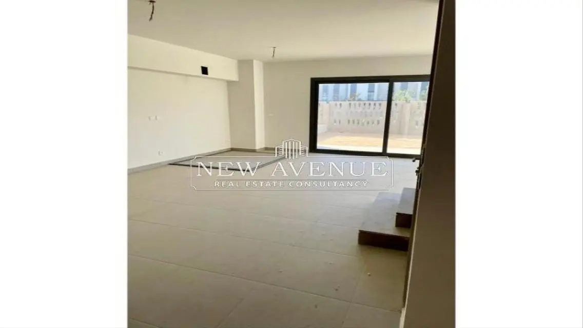 Luxury Apartment with Spacious Facilities and Private Garden