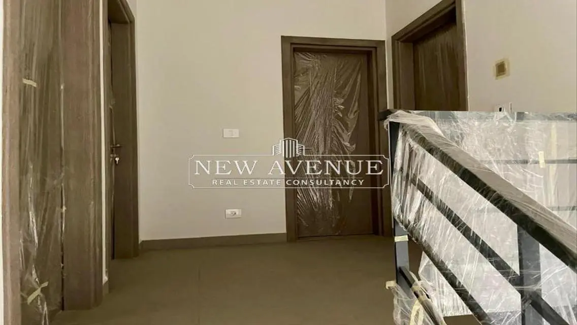 Luxury Apartment with Spacious Facilities and Private Garden