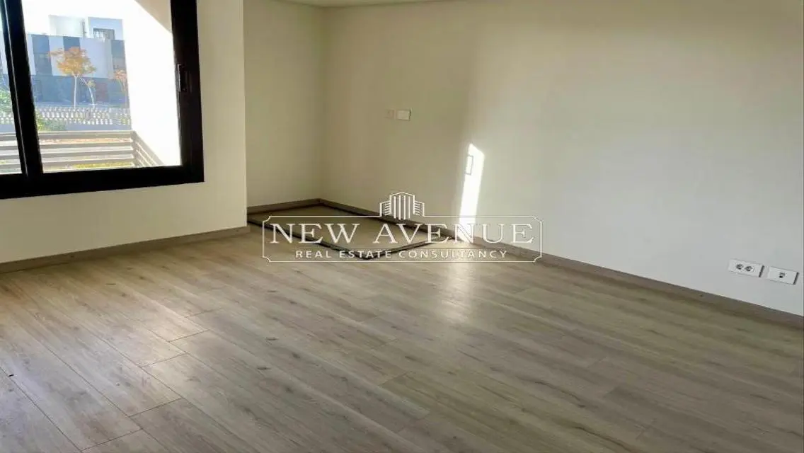 Luxury Apartment with Spacious Facilities and Private Garden
