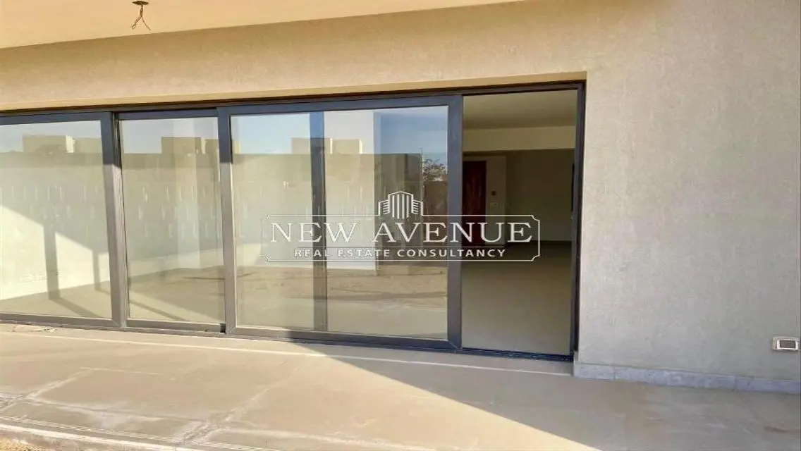 Luxury Apartment with Spacious Facilities and Private Garden