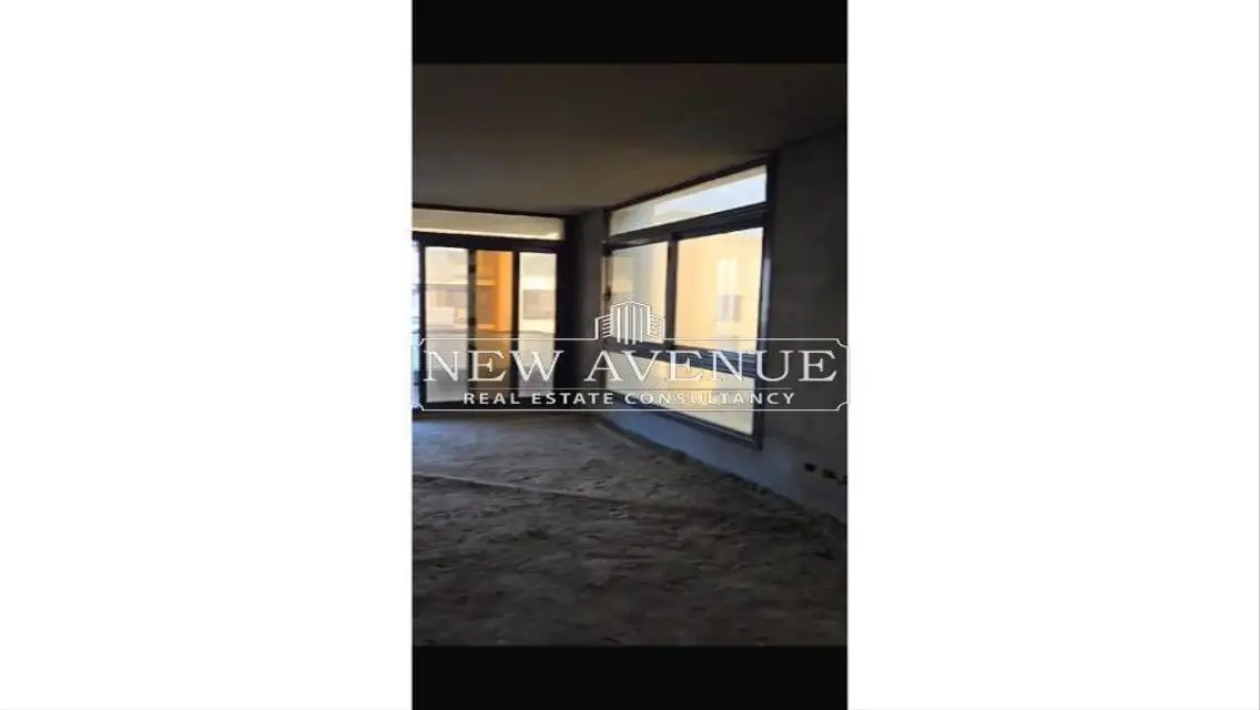 شقة فاخرة مع حديقة خاصة
