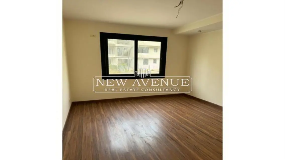 Luxurious Apartment for Sale Overlooking a Major Landmark