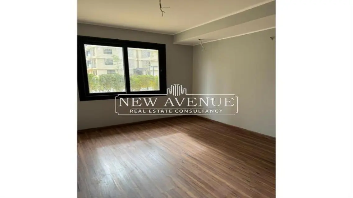 Luxurious Apartment for Sale Overlooking a Major Landmark