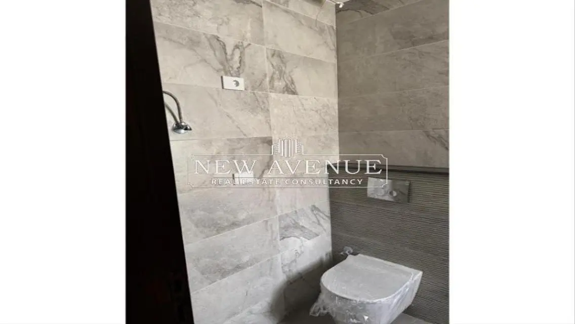 Luxurious Apartment for Sale Overlooking a Major Landmark
