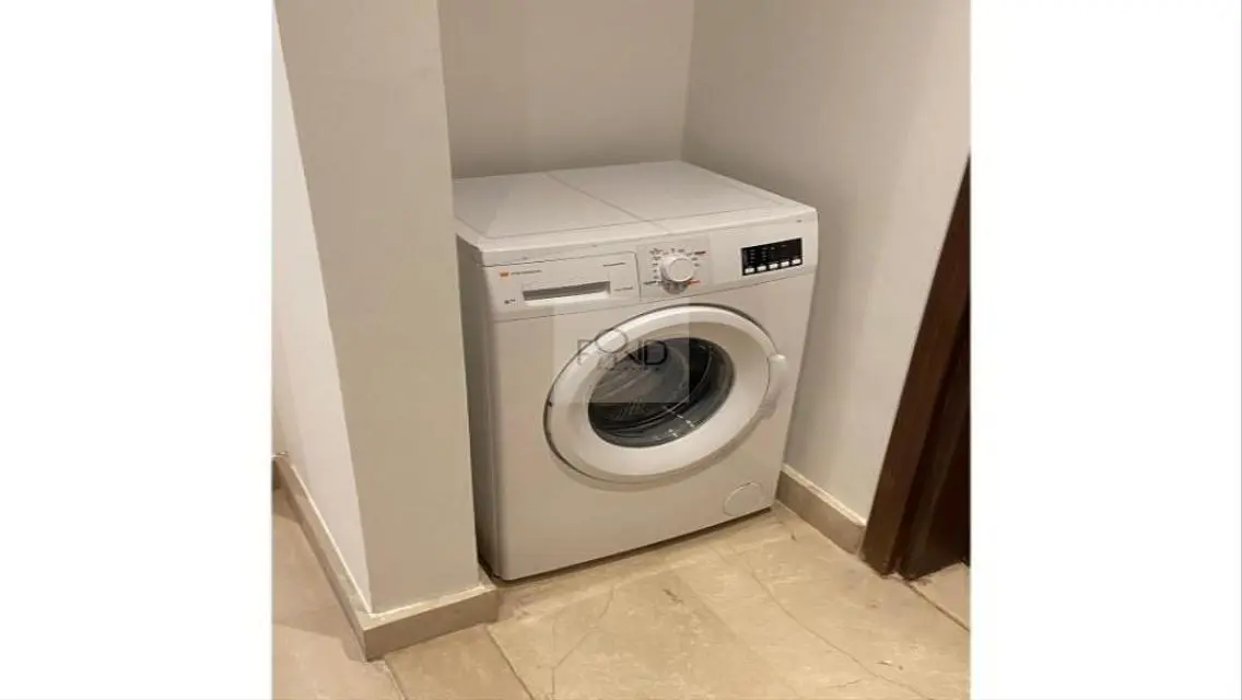 شقة رائعة بمساحة جيدة للبيع