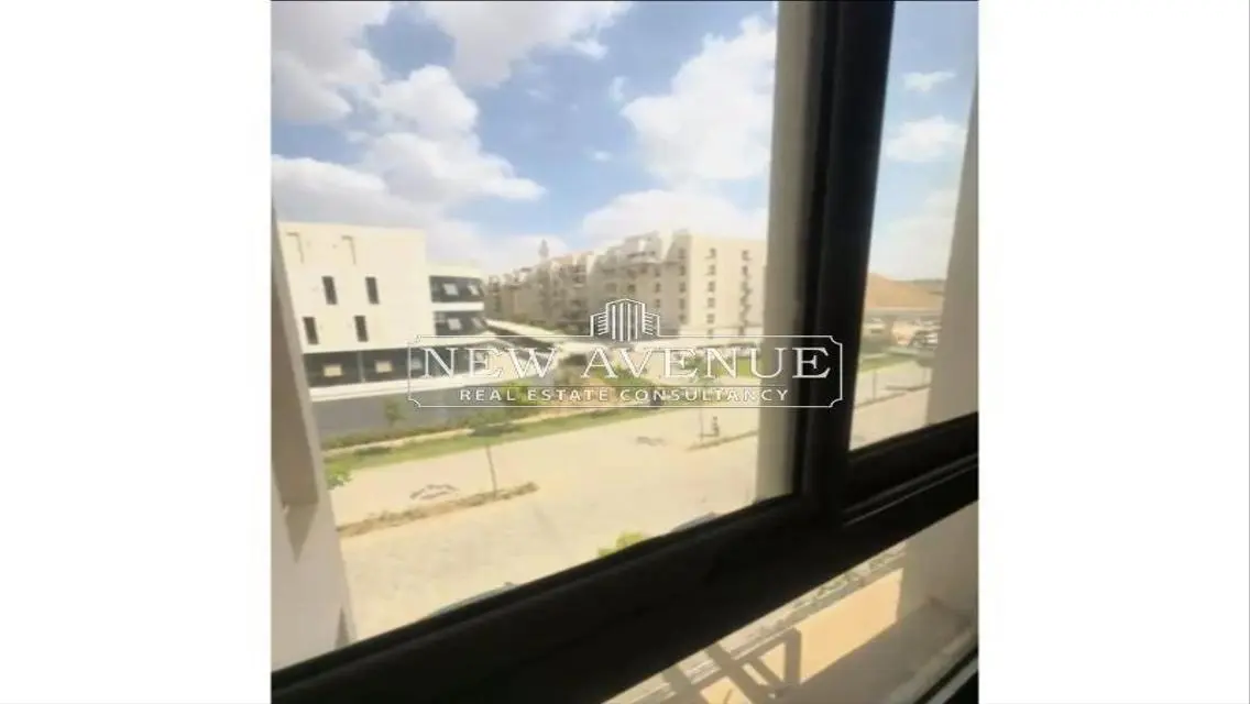 شقة فاخرة بإطلالة رائعة بسعر مغري
