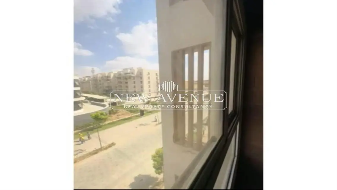 شقة فاخرة بإطلالة رائعة بسعر مغري