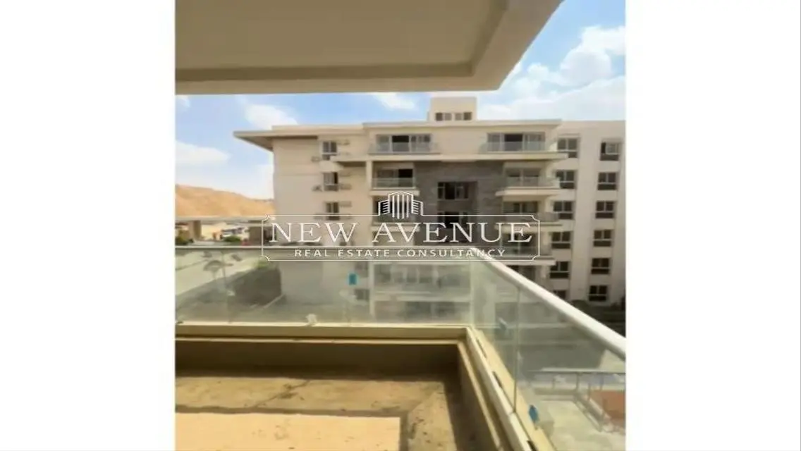 شقة فاخرة بإطلالة رائعة بسعر مغري