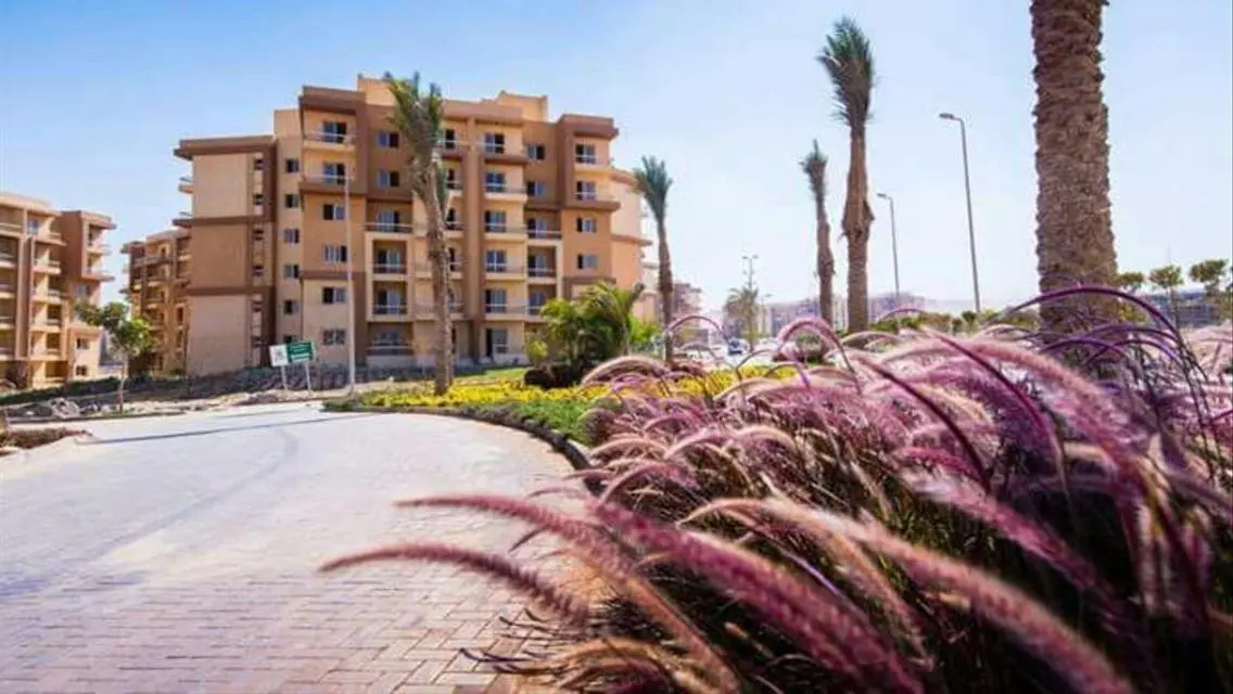 شقة فاخرة بمساحة كبيرة للبيع