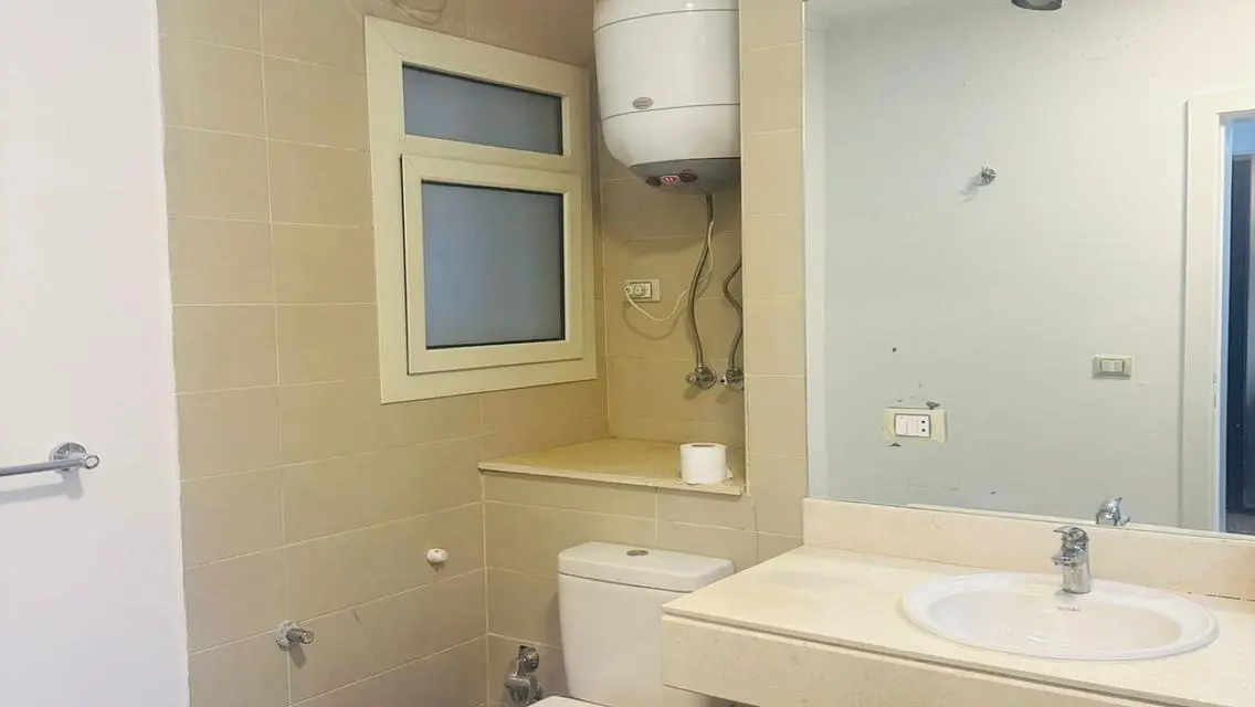 Luxury Apartment with Maid's Room and Private Garden