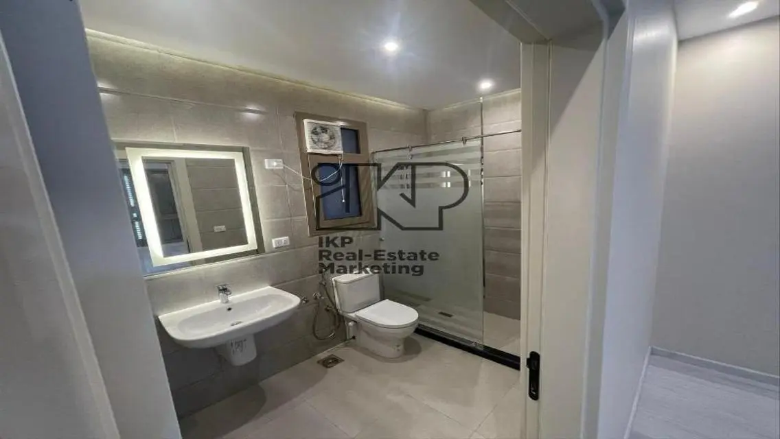 Luxury Apartment with Balcony and Security Guard in City Center