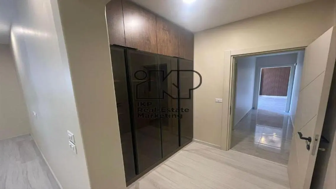 Luxury Apartment with Balcony and Security Guard in City Center