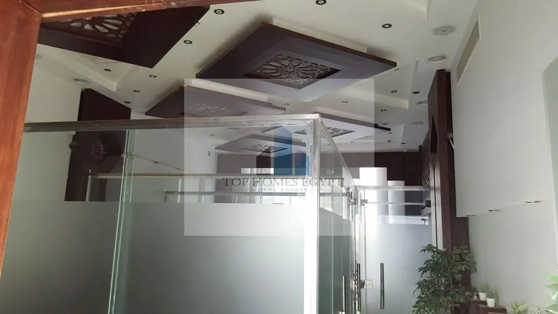 شقة فاخرة بمساحة 1500 متر للبيع