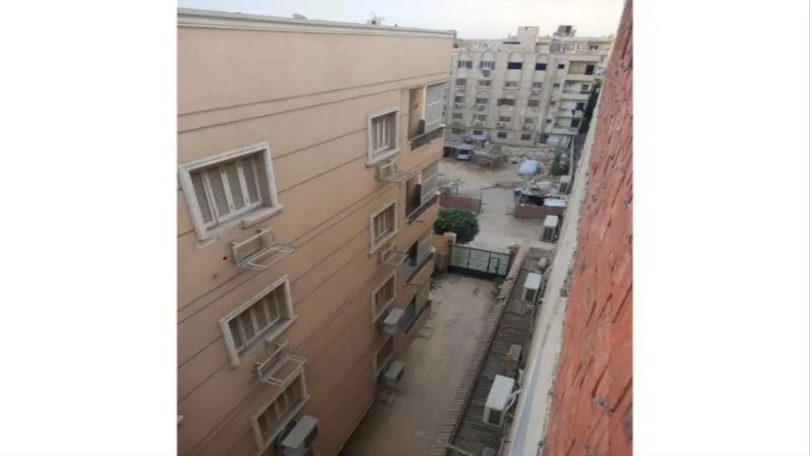 شقة رائعة للبيع في موقع متميز