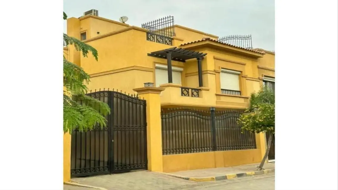 فيلا فاخرة بخدمات متميزة للبيع