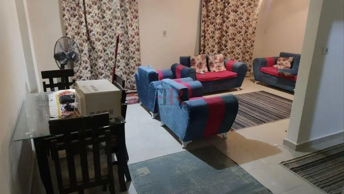 شقة للبيع بمساحة 902 متر في موقع استراتيجي