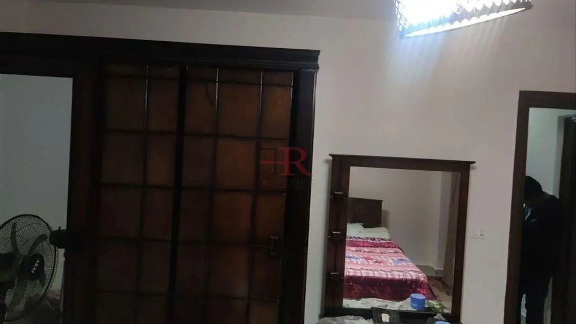 شقة للبيع بمساحة 902 متر في موقع استراتيجي