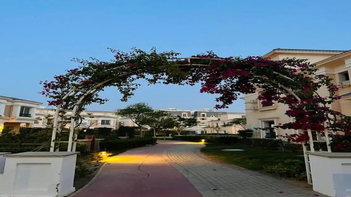 Luxurious Villa Overlooking Lakes - 278 sqm