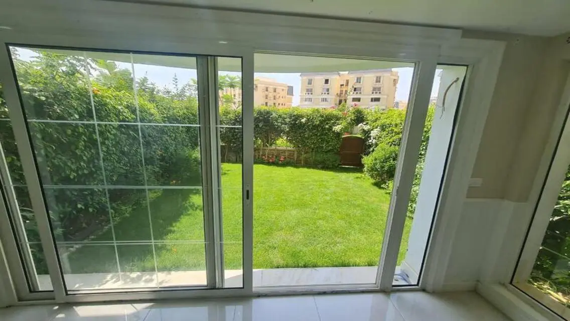 Luxurious Villa Overlooking Lakes - 278 sqm
