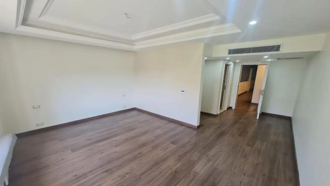 Luxurious Villa Overlooking Lakes - 278 sqm