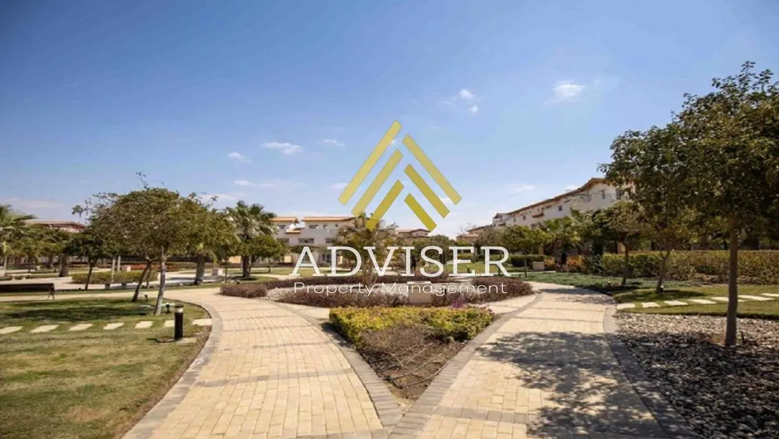 Luxury Villa with Pool and Private Garden - 12 Rooms at Best Price