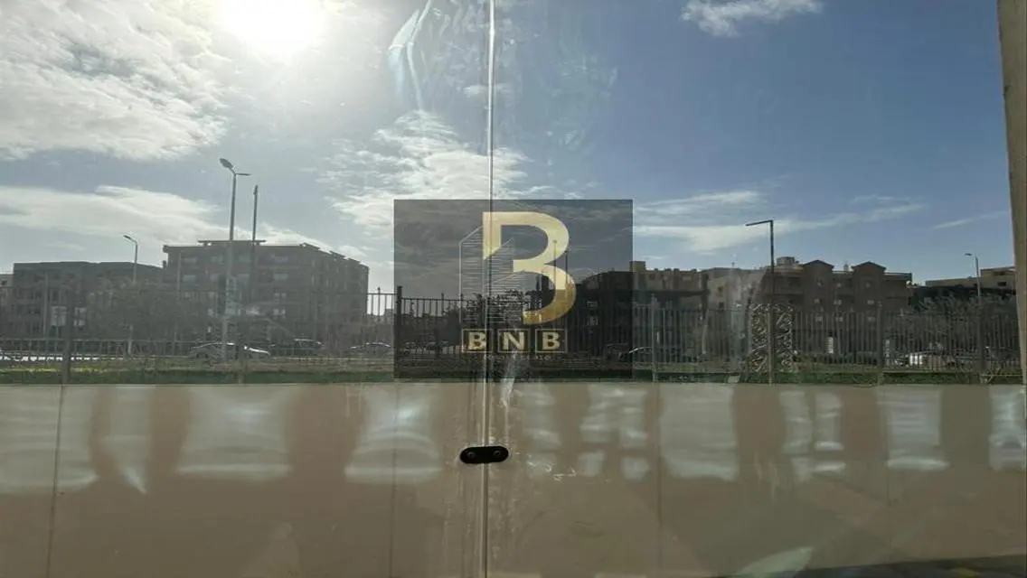 شقة فاخرة بمساحة 2000 متر للإيجار في Hossam