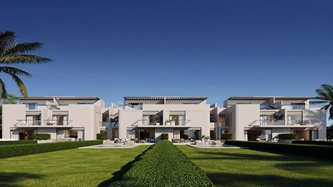 Luxury Apartment in Lake West - 4-0-9