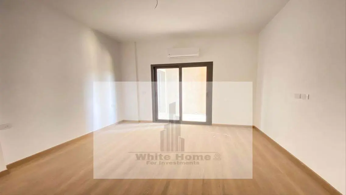 Luxury Apartment with Garden and Shared Pool