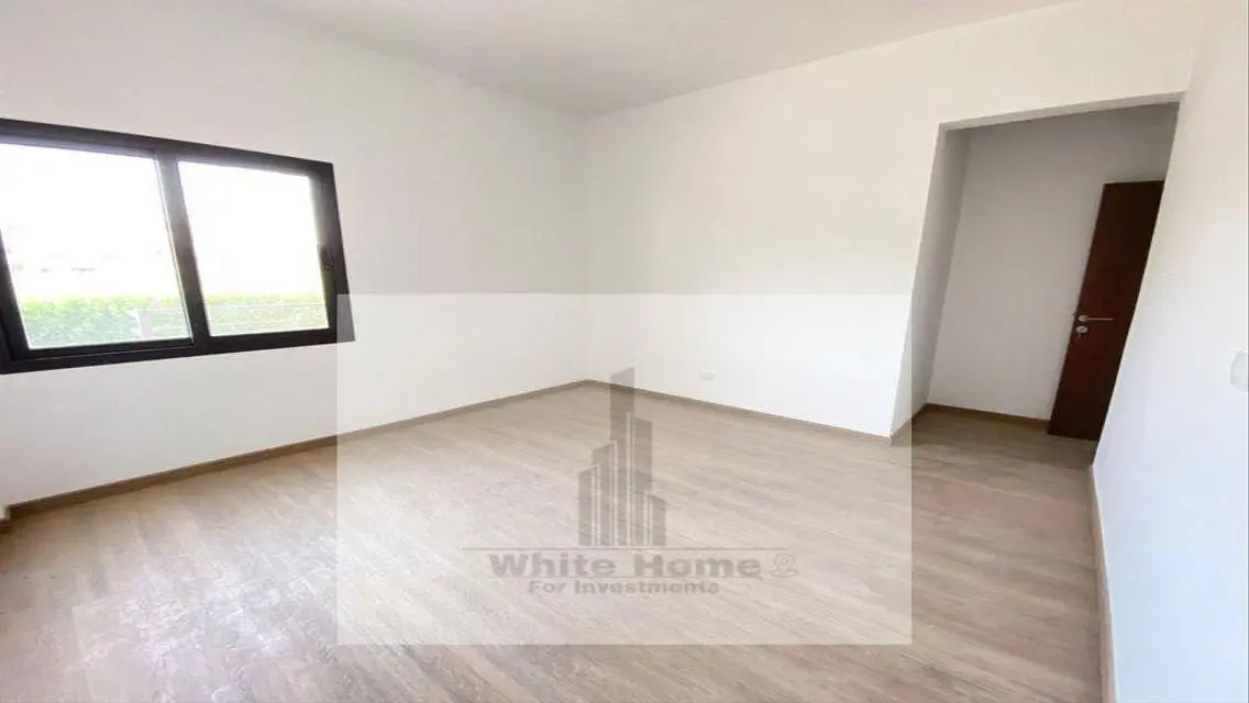Luxury Apartment with Garden and Shared Pool